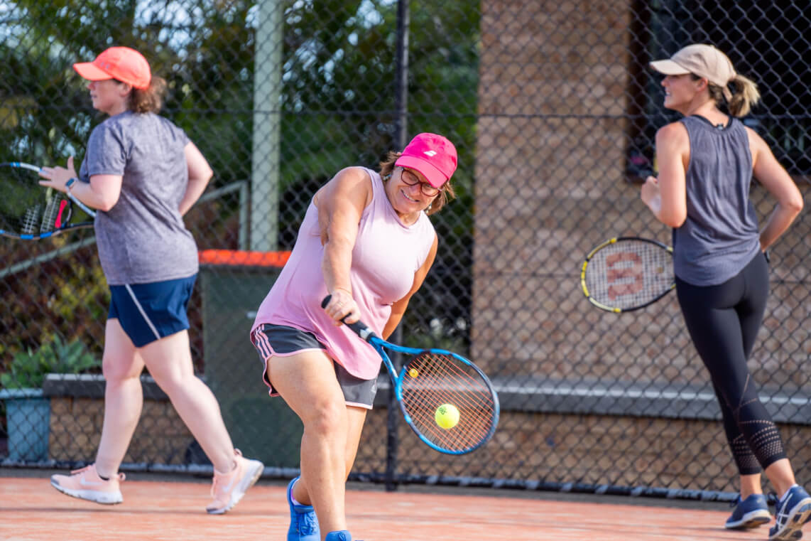 <a href="/adult-group-tennis-lessons.html">ADULT GROUP LESSONS</a>